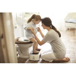 babybjorn-nakladka-na-deske-sedesowa-bialy-czarny