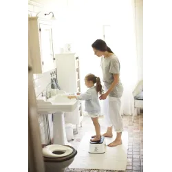 babybjorn-nakladka-na-deske-sedesowa-bialy-czarny